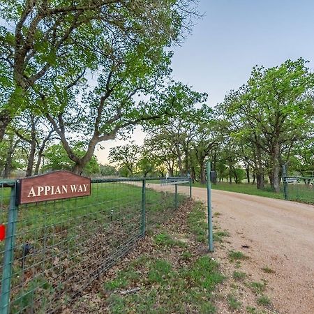 Appian Way Tuscan Cottage Fredericksburg Luaran gambar
